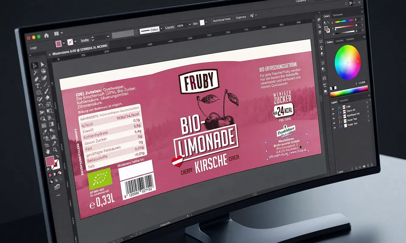 Professionelles Packaging Design von infinite: Die digitale Erstellung eines Etiketts für die Bio-Limonade Fruby zeigt die Balance zwischen rechtlichen Pflichtangaben und emotionalem Marken-Design.