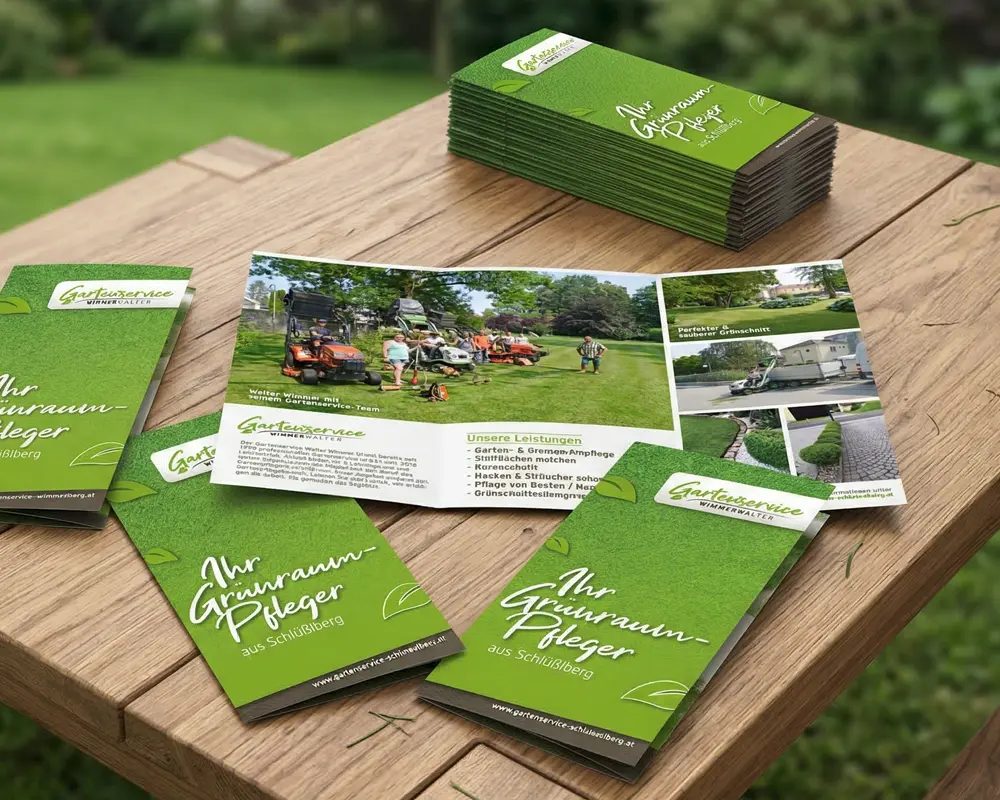 6-seitige Werbefolder mit klassischem Wickelfalz und professioneller Rillung, realisiert im hochwertigen 4c-Offsetdruck für maximale Schärfe.