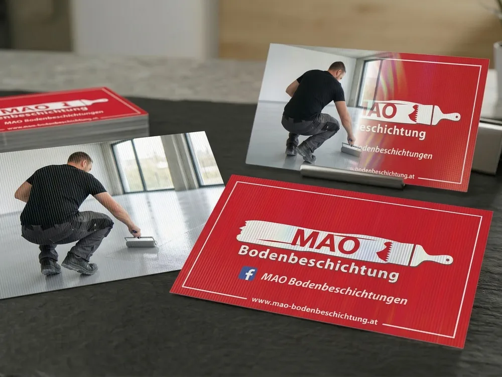 Lentikular-Visitenkarte mit Flip-Effekt: Hochwertiger Linsenrasterdruck, der zwischen zwei Motiven wechselt.