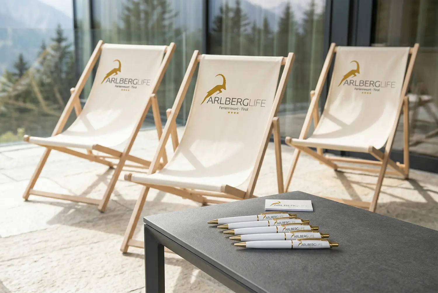Produktion von Werbetechnik und individuellen Give-aways für das Arlberg Life Ferienresort: Ausstattung für Hotellerie und Tourismus durch die Agentur infinite.