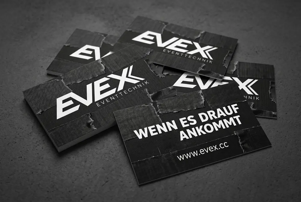 Kreatives Guerilla Marketing Konzept für Bürkl Ofenbau: Bushaltestelle im Kamin-Design mit loderndem Feuer-Branding.